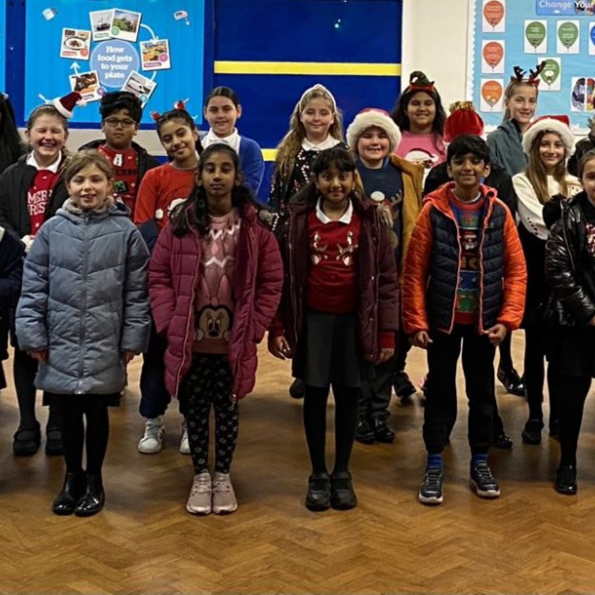 Sandy Lane Primary School Choir Visit To Clement House